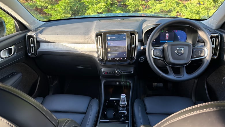 Volvo XC40 2.0 B4P Ultra Dark 5dr Auto Petrol Estate